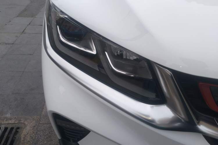 Used Geely Auto Coolray 2019 260T DCT Explorer China V Standard Right Front Headlight