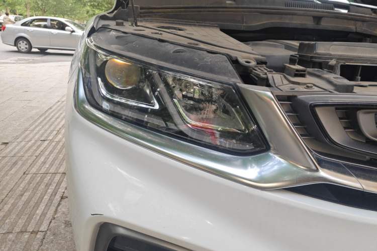 Used Geely Auto Coolray 2019 260T DCT Explorer China VI Standard Right Front Headlight