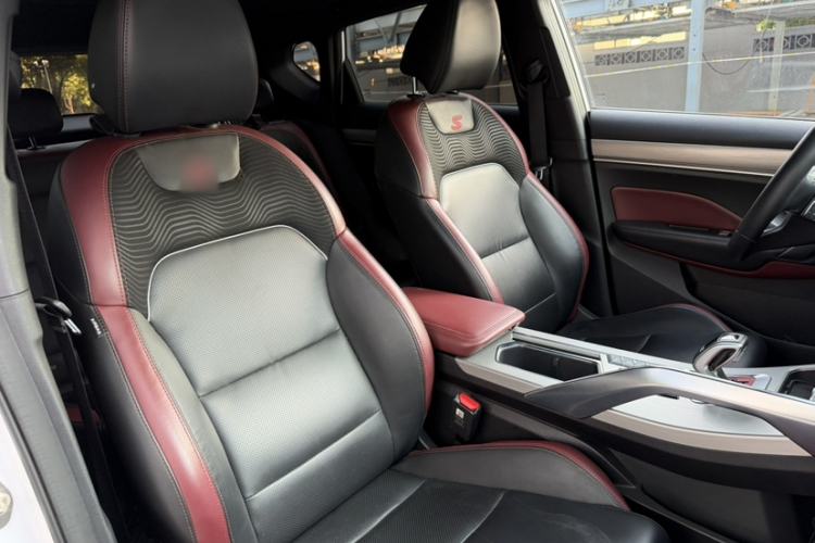 Used Geely Auto Coolray 2019 Sport Version 260T DCT Battle China VI Standard Right Front Seat