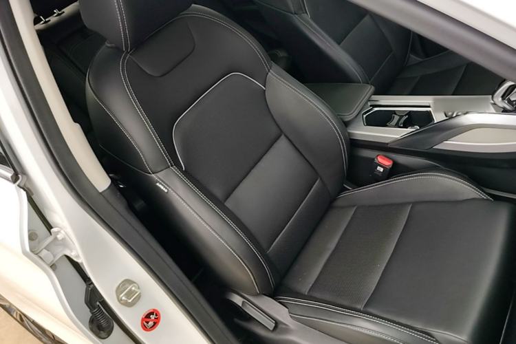 Used Geely Auto Coolray 2019 260T DCT Knight China V Standard Right Front Seat