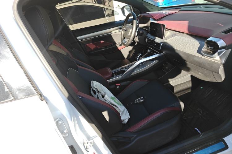 Used Geely Auto Coolray 2019 Sport Model 260T DCT Patrol China V Standard Right Front Seat