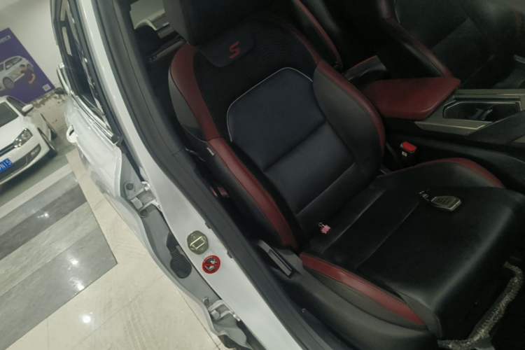 Used Geely Auto Coolray 2019 Sport Model 260T DCT Battle China V Standard Right Front Seat