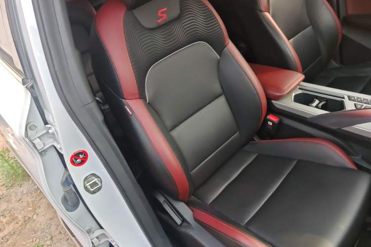 Used Geely Auto Coolray 2019 Sport Version 260T DCT Battle China VI Standard Right Front Seat