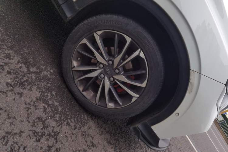 Used Geely Auto Coolray 2019 Sport Model 260T DCT Battle China V Standard Right Front Wheel Hub