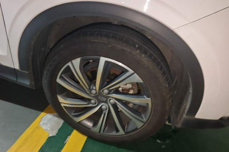 Used Geely Auto Coolray 2019 260T DCT Knight China V Standard Right Front Wheel Hub