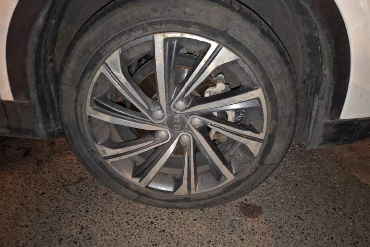 Used Geely Auto Coolray 2019 260T DCT Knight China V Standard Right Front Wheel Hub