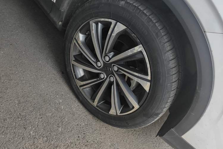 Used Geely Auto Coolray 2019 260T DCT Knight China V Standard Right Front Wheel Hub