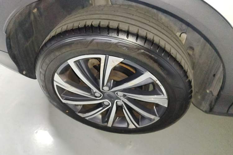 Used Geely Auto Coolray 2019 260T DCT Knight China VI Standard Right Rear Wheel Hub