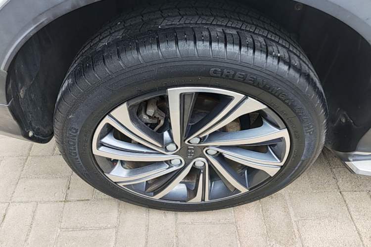 Used Geely Auto Coolray 2019 260T DCT Knight China V Standard Right Rear Wheel Hub