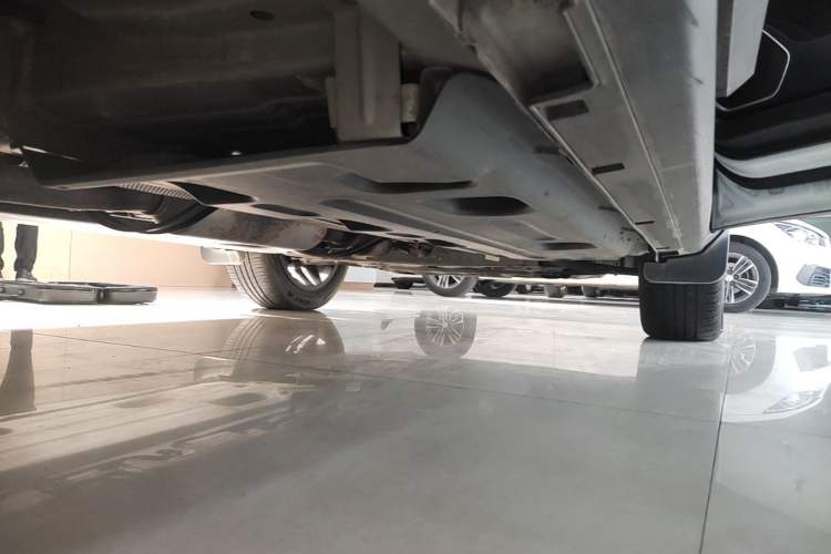 Used Geely Auto Coolray 2019 Sport Model 260T DCT Patrol China V Standard Right Side Sill