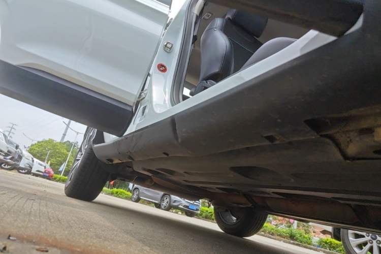 Used Geely Auto Coolray 2019 260T DCT Knight China V Standard Right Side Sill