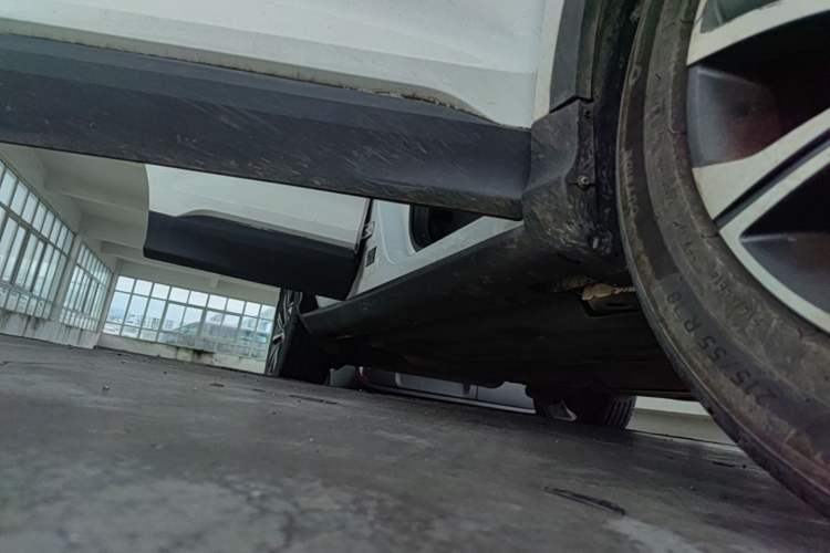 Used Geely Auto Coolray 2019 260T DCT Explorer China V Standard Right Side Sill