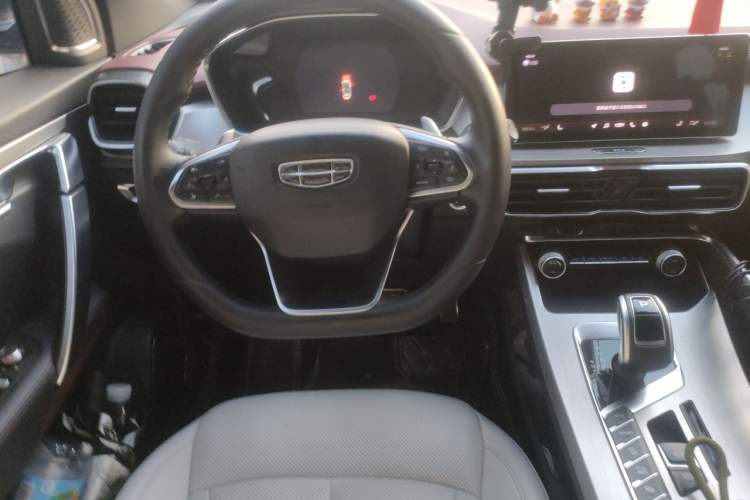 Used Geely Auto Coolray 2019 Sport Model 260T DCT Battle China V Standard Steering Wheel