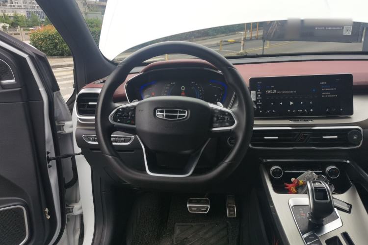Used Geely Auto Coolray 2019 Sport Model 260T DCT Battle China V Standard Steering Wheel