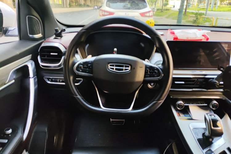Used Geely Auto Coolray 2019 Sport Model 260T DCT Battle China V Standard Steering Wheel