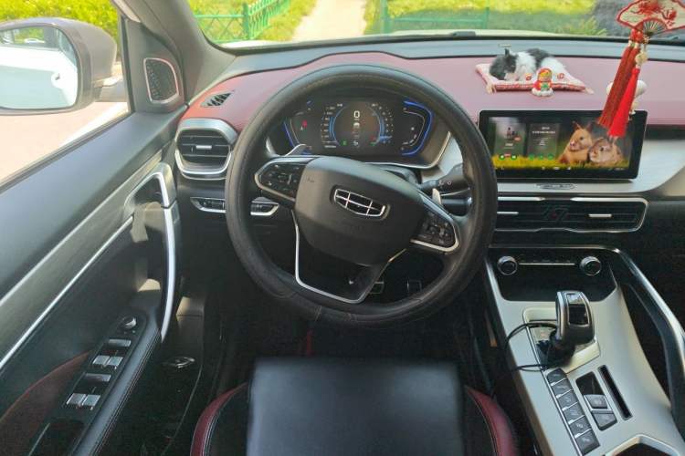 Used Geely Auto Coolray 2019 Sport Model 260T DCT Battle China V Standard Steering Wheel