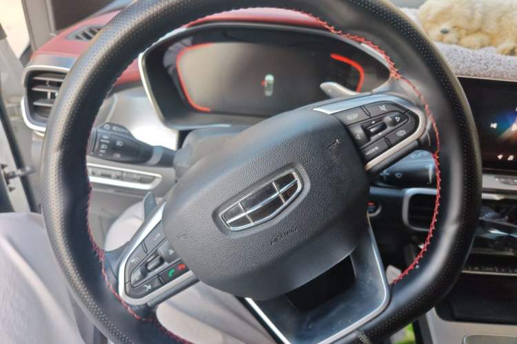 Used Geely Auto Coolray 2019 Sport Model 260T DCT Battle China V Standard Steering Wheel