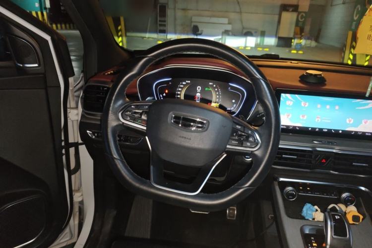 Used Geely Auto Coolray 2019 Sport Model 260T DCT Battle China V Standard Steering Wheel