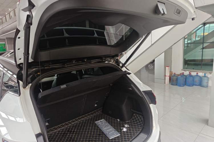 Used Geely Auto Coolray 2019 Sport Version 260T DCT Battle China VI Standard Trunk