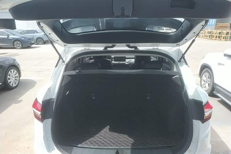 Used Geely Auto Coolray 2019 260T DCT Knight China VI Standard Trunk