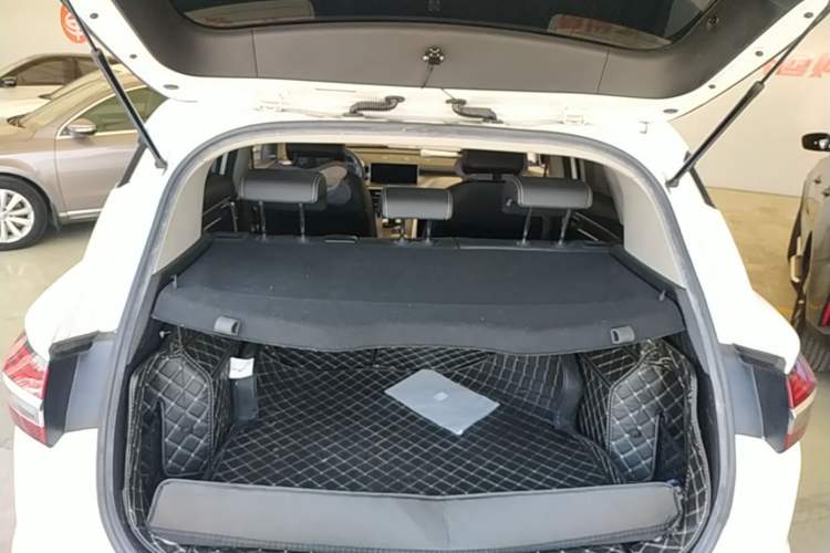 Used Geely Auto Coolray 2019 260T DCT Knight China VI Standard Trunk