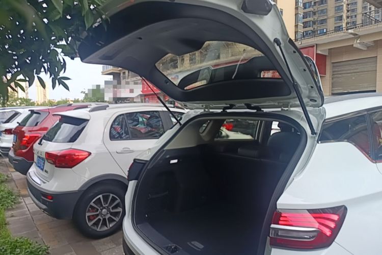 Used Geely Auto Coolray 2019 260T DCT Knight China VI Standard Trunk