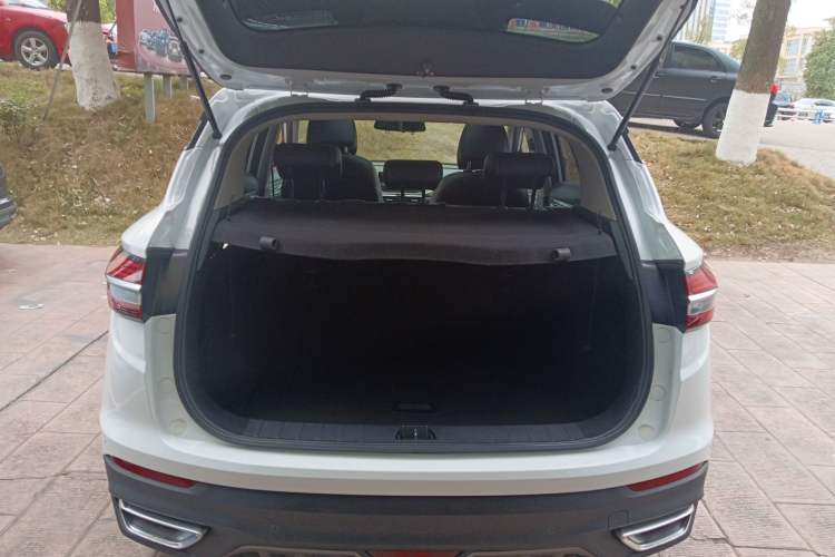 Used Geely Auto Coolray 2019 260T DCT Knight China VI Standard Trunk
