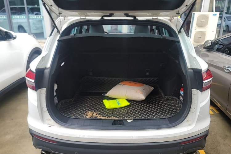 Used Geely Auto Coolray 2019 260T DCT Knight China VI Standard Trunk