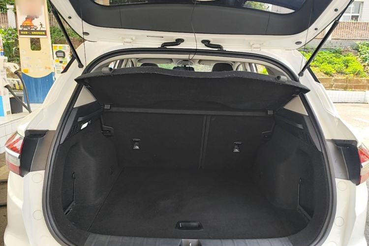 Used Geely Auto Coolray 2019 260T DCT Knight China VI Standard Trunk