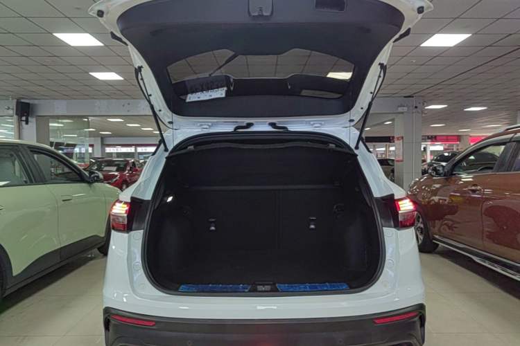 Used Geely Auto Coolray 2019 Sport Model 260T DCT Battle China V Standard Trunk