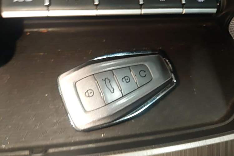 Used Geely Auto Coolray 2019 260T DCT Knight China VI Standard Vehicle Key