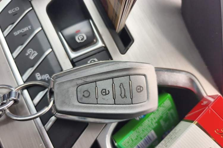 Used Geely Auto Coolray 2019 260T DCT Knight China VI Standard Vehicle Key