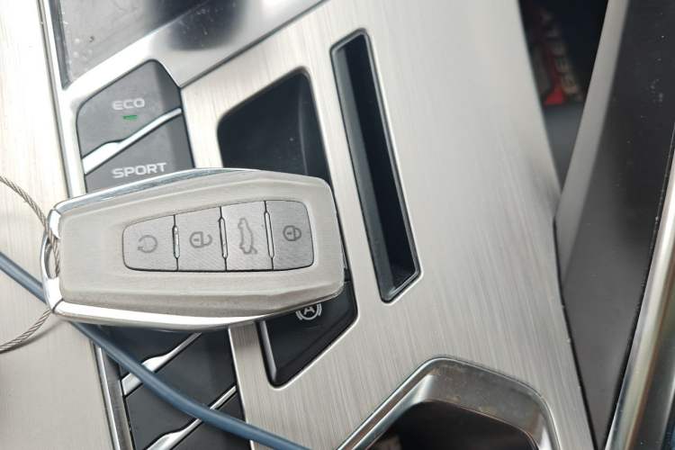 Used Geely Auto Coolray 2019 260T DCT Knight China V Standard Vehicle Key