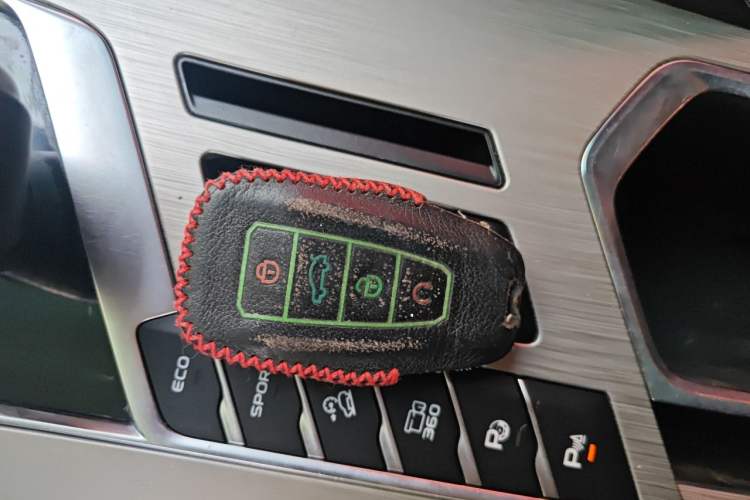 Used Geely Auto Coolray 2019 Sport Model 260T DCT Battle China V Standard Vehicle Key