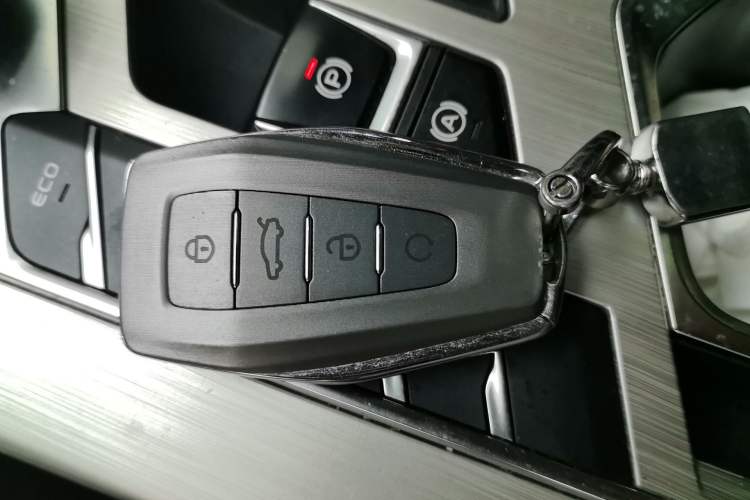 Used Geely Auto Coolray 2019 260T DCT Explorer China V Standard Vehicle Key