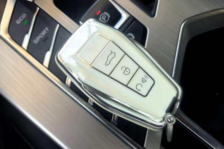 Used Geely Auto Coolray 2019 260T DCT Knight China V Standard Vehicle Key