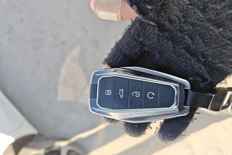 Used Geely Auto Coolray 2019 Sport Model 260T DCT Patrol China V Standard Vehicle Key
