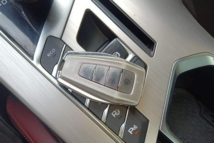 Used Geely Auto Coolray 2019 Sport Model 260T DCT Battle China V Standard Vehicle Key