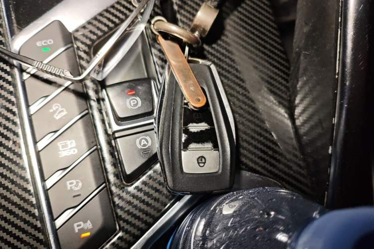 Used Geely Auto Coolray 2019 Sport Model 260T DCT Battle China V Standard Vehicle Key