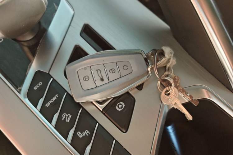 Used Geely Auto Coolray 2019 260T DCT Knight China VI Standard Vehicle Key