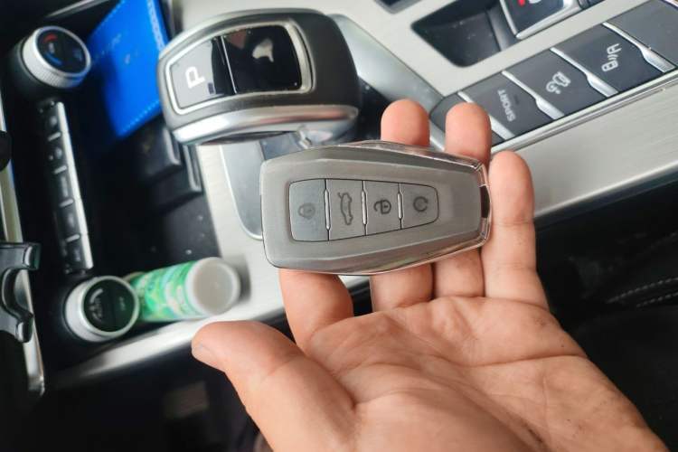 Used Geely Auto Coolray 2019 260T DCT Knight China VI Standard Vehicle Key