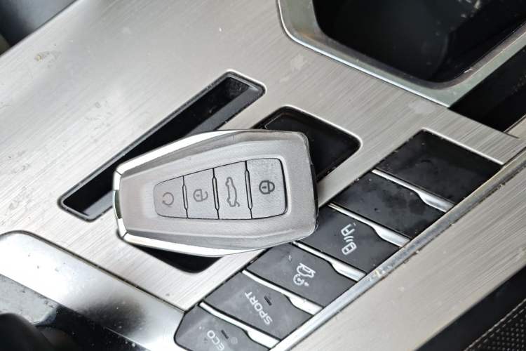 Used Geely Auto Coolray 2019 260T DCT Knight China V Standard Vehicle Key