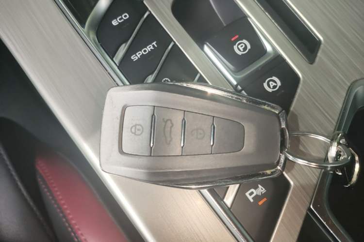 Used Geely Auto Coolray 2019 Sport Model 260T DCT Battle China V Standard Vehicle Key