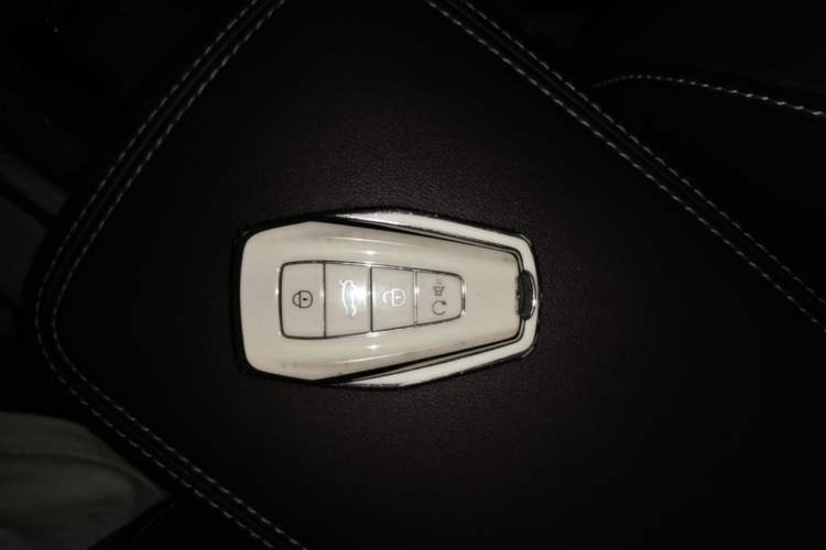 Used Geely Auto Coolray 2019 260T DCT Knight China VI Standard Vehicle Key