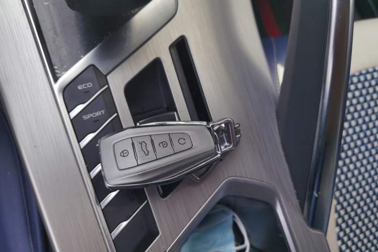Used Geely Auto Coolray 2019 260T DCT Knight China VI Standard Vehicle Key
