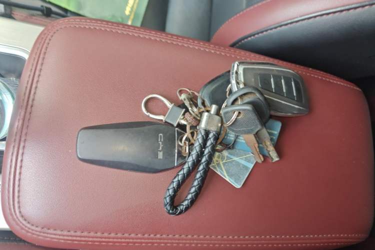 Used Geely Auto Coolray 2019 Sport Model 260T DCT Patrol China V Standard Vehicle Key