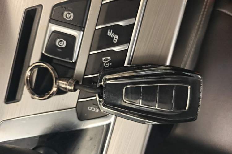 Used Geely Auto Coolray 2019 260T DCT Knight China VI Standard Vehicle Key