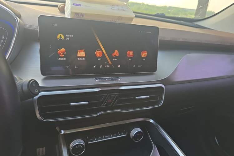 Used Geely Auto Coolray 2019 260T DCT Explorer China V Standard Audio And AC Panel