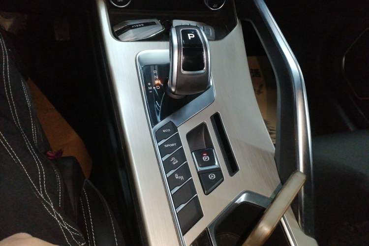 Used Geely Auto Coolray 2019 260T DCT Knight China V Standard Gear Lever