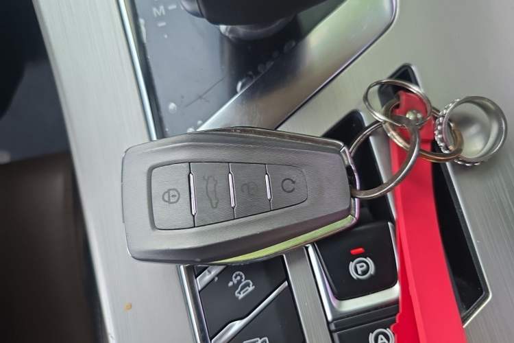 Used Geely Auto Coolray 2019 260T DCT Explorer China V Standard Vehicle Key